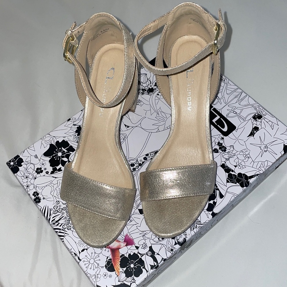 CL by Laundry Go On Sandal 6.5